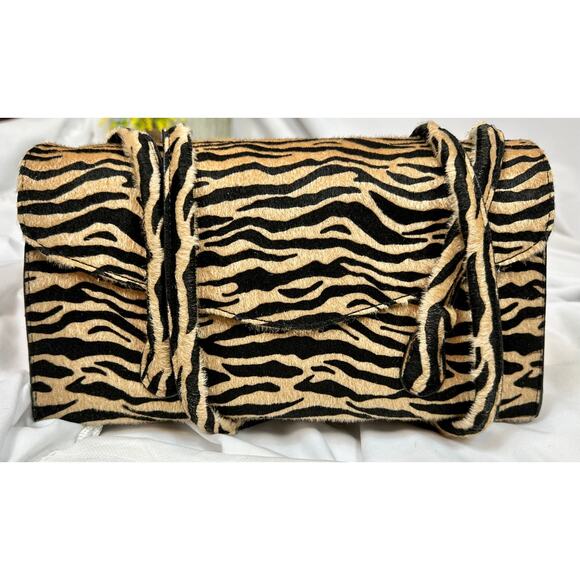 8 Other Reasons Versatile Clutch/Shoulder Bag Zebra - Picture 1 of 16